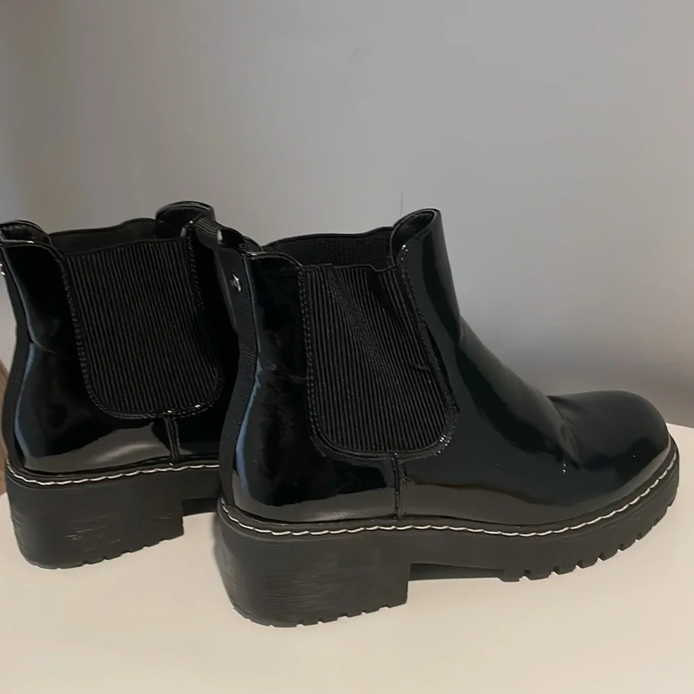 LOB footwear Black patent booties size 8 (25 cm)